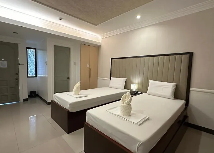 S And M Inc. Hotel